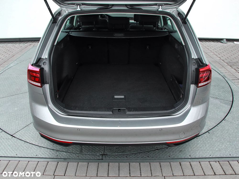 Volkswagen Passat 2.0 TDI Business DSG - 9