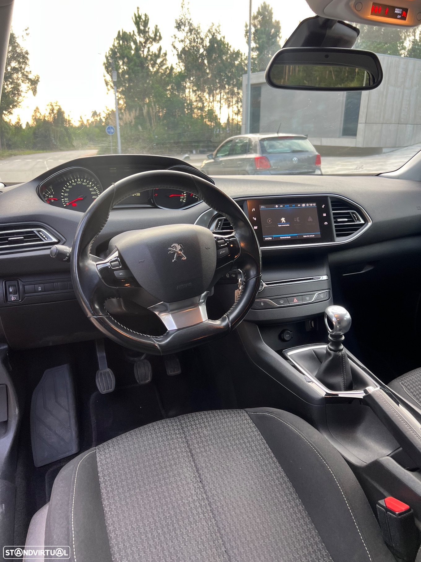 Peugeot 308 1.2 PureTech Business Line - 12