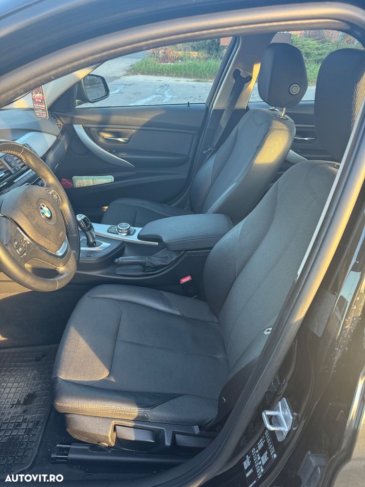 BMW Seria 3 320i AT - 11