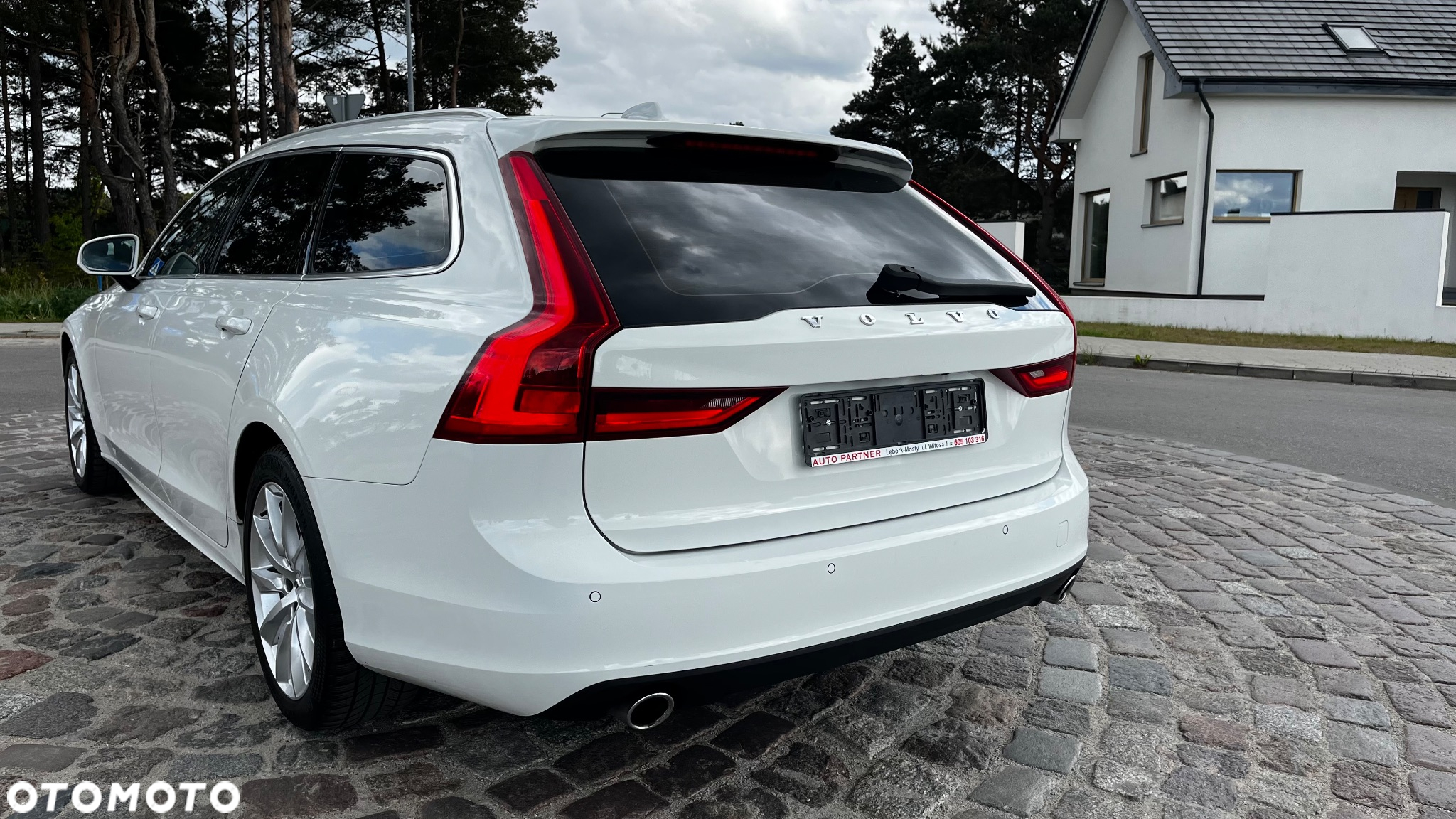 Volvo V90 D4 AWD Geartronic Momentum - 11