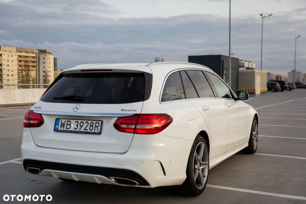 Mercedes-Benz Klasa C 200 4-Matic 9G-TRONIC - 2