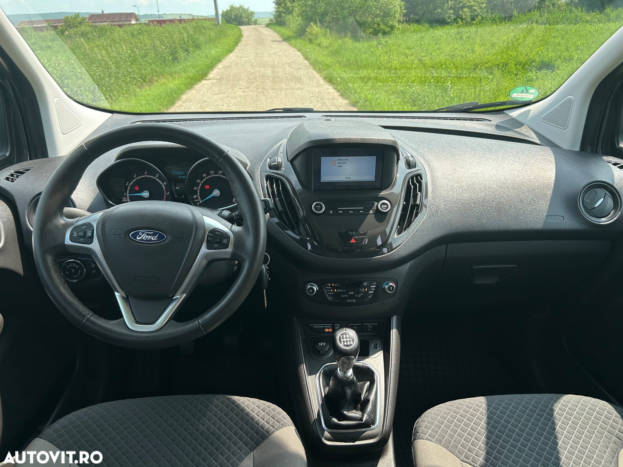 Ford Tourneo Courier 1.0 EcoBoost Titanium - 8