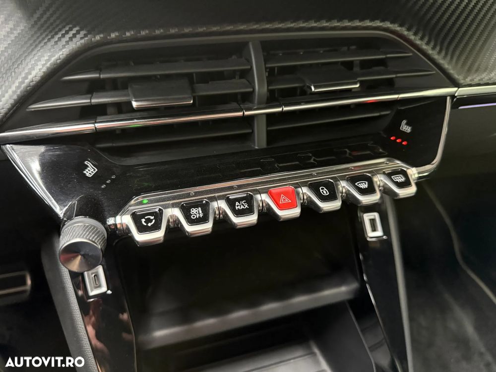 Peugeot 208 e-208 GT-Line - 12