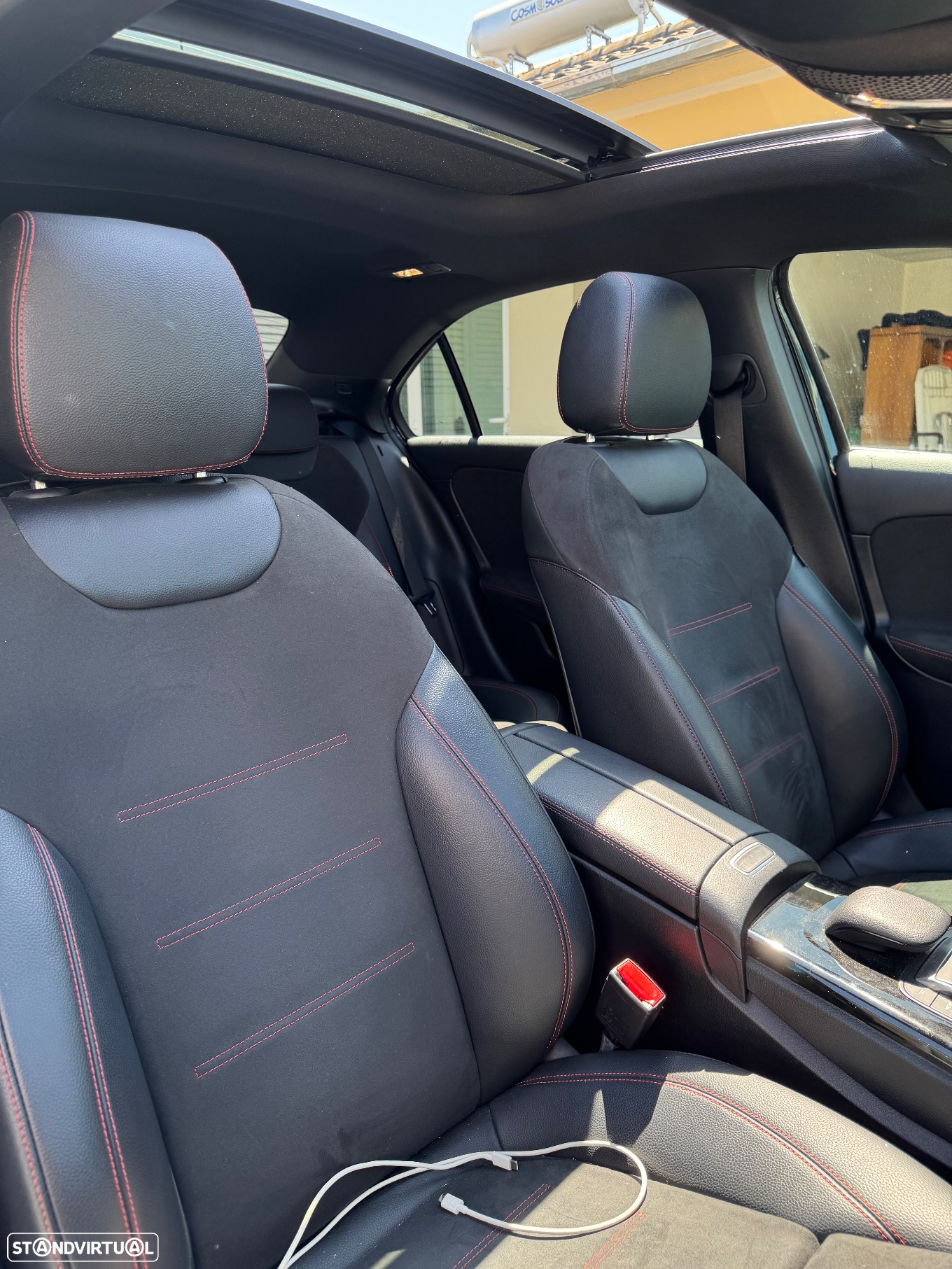 Mercedes-Benz A 250 Limousine e AMG Line - 14