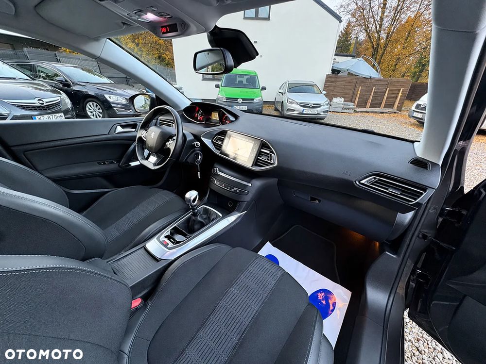 Peugeot 308 1.5 BlueHDi Allure S&S - 29