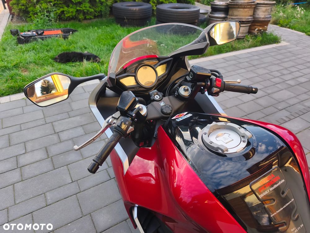 Honda VFR - 14