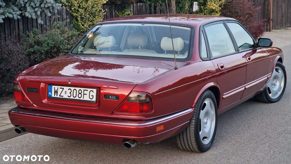 Jaguar XJR 4.0 - 8