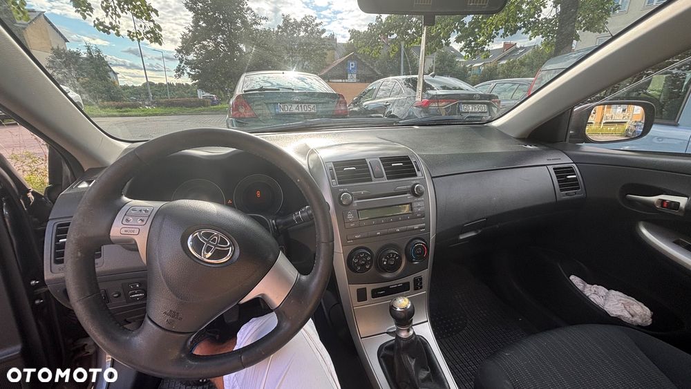 Toyota Corolla 1.6 Luna - 5