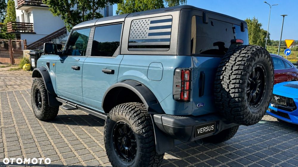 Ford Bronco - 6