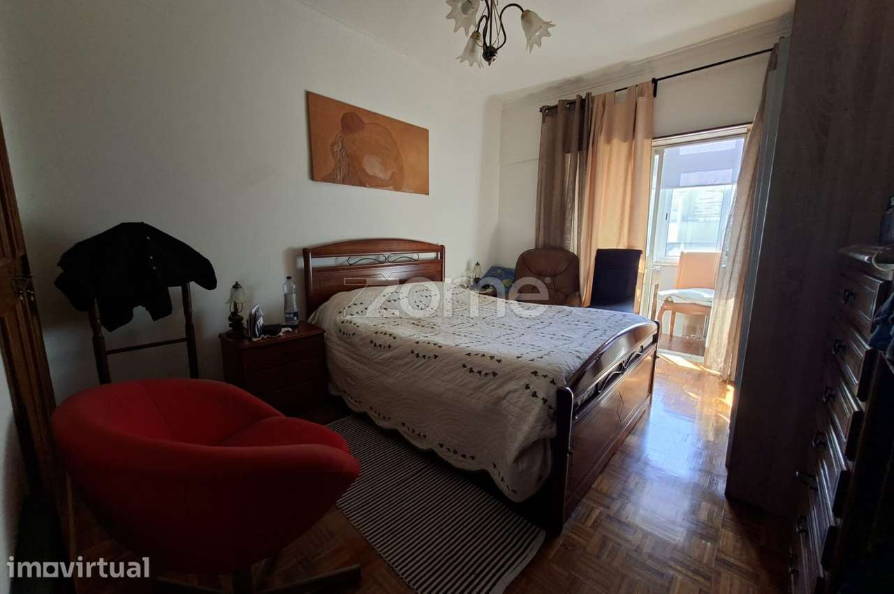 Apartamento T2 com Sótão e Garagem em Mem Martins – Sintra - Grande imagem: 3/19