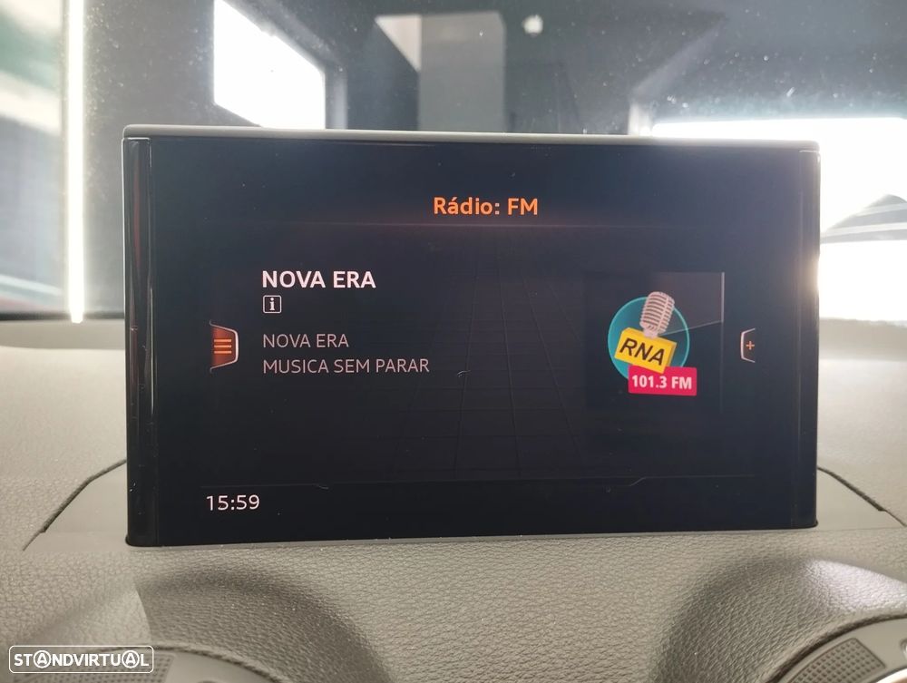 Audi Q2 30 TDI Design S tronic - 29