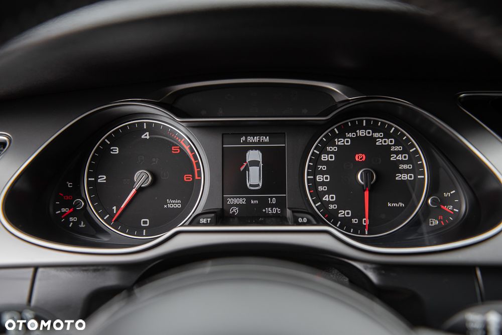Audi A4 Avant 2.0 TDI DPF quattro S line Sportpaket - 19