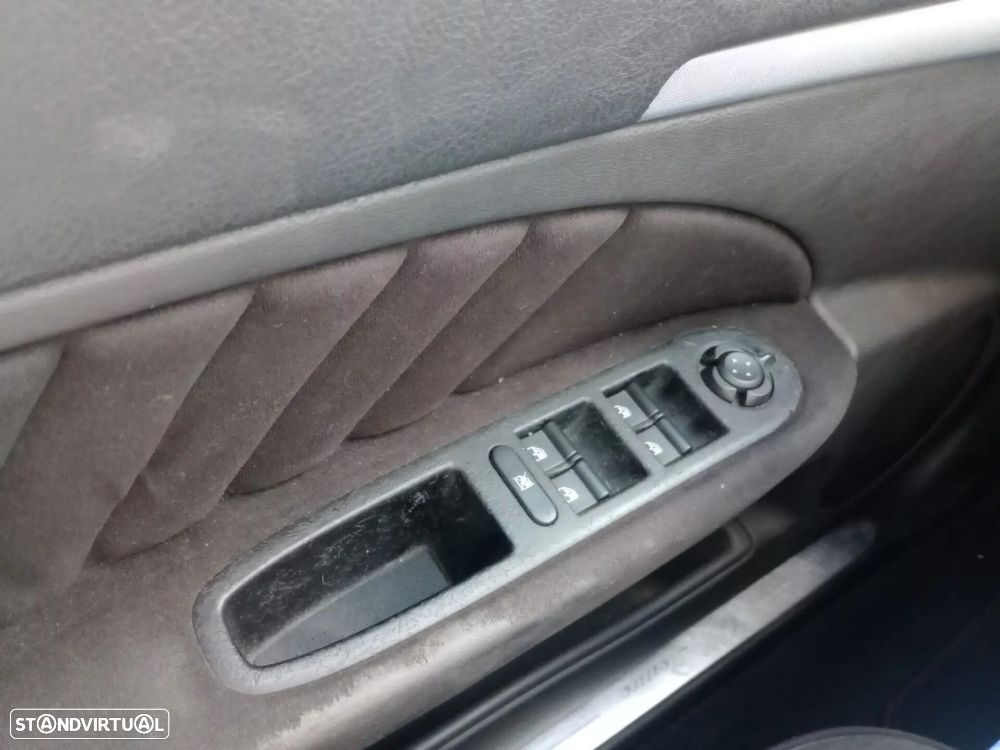 Alfa Romeo 159 1.9 JTDM 16V Sportiva - 23