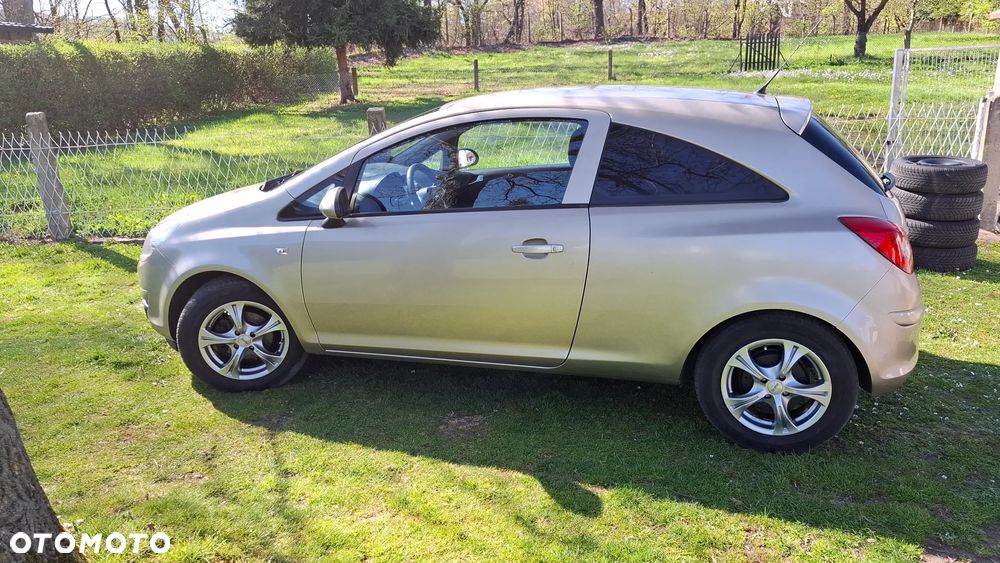 Opel Corsa 1.4 16V Enjoy - 3