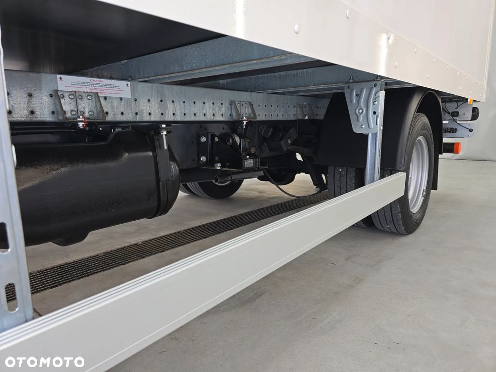 Iveco DAILY 35C16 / 50C16 KONTENER 8PALET WINDA DHOLLANDIA 750Kg 41Tyś km SERWIS ASO IVECO DO OSTATNIEGO Km STAN NOWY NOWY NOWY NA GWARANCJI BOGATA OPCJA WYPOSAŻENIA ASYSTENTY KIEROWCY TEMPOMAT KLIMA KAMERA COFANIA FOTEL KIEROWCY PNEŁMATYCZNY - 16