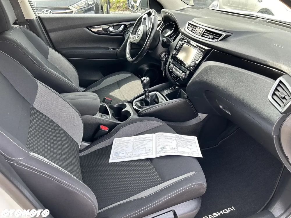 Nissan Qashqai 1.2 DIG-T N-Vision - 16