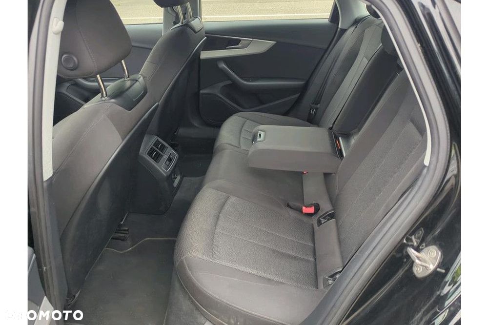 Audi A4 Limousine - 9