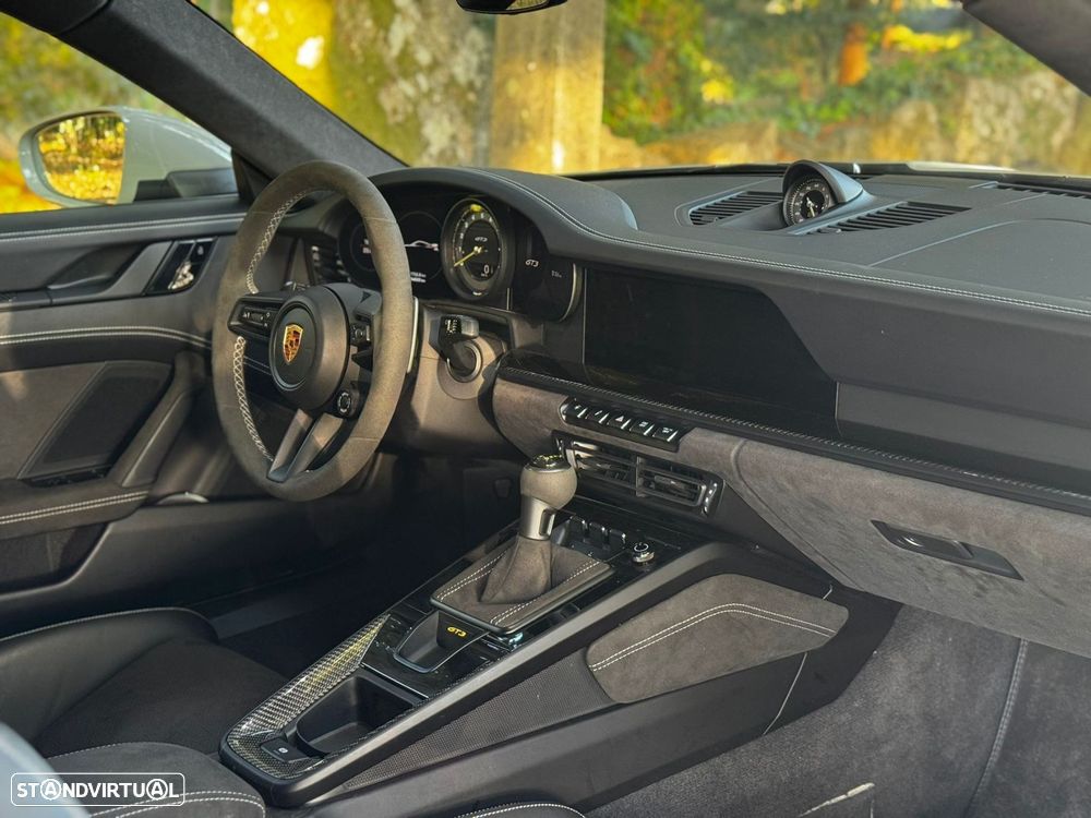 Porsche 911 (992) GT3 PDK - 21