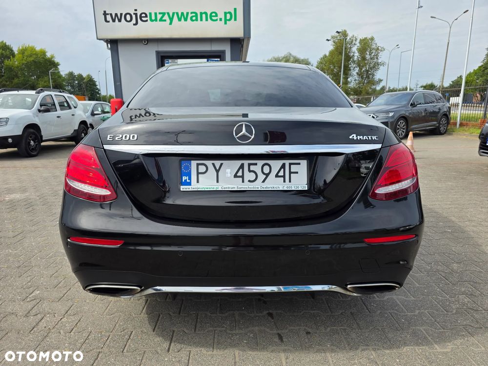 Mercedes-Benz Klasa E 200 4Matic 9G-TRONIC AMG Line - 7