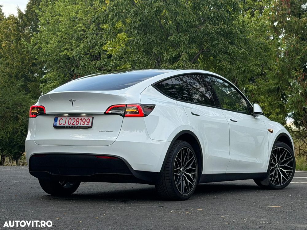 Tesla Model Y Long Range Dual Motor AWD - 7