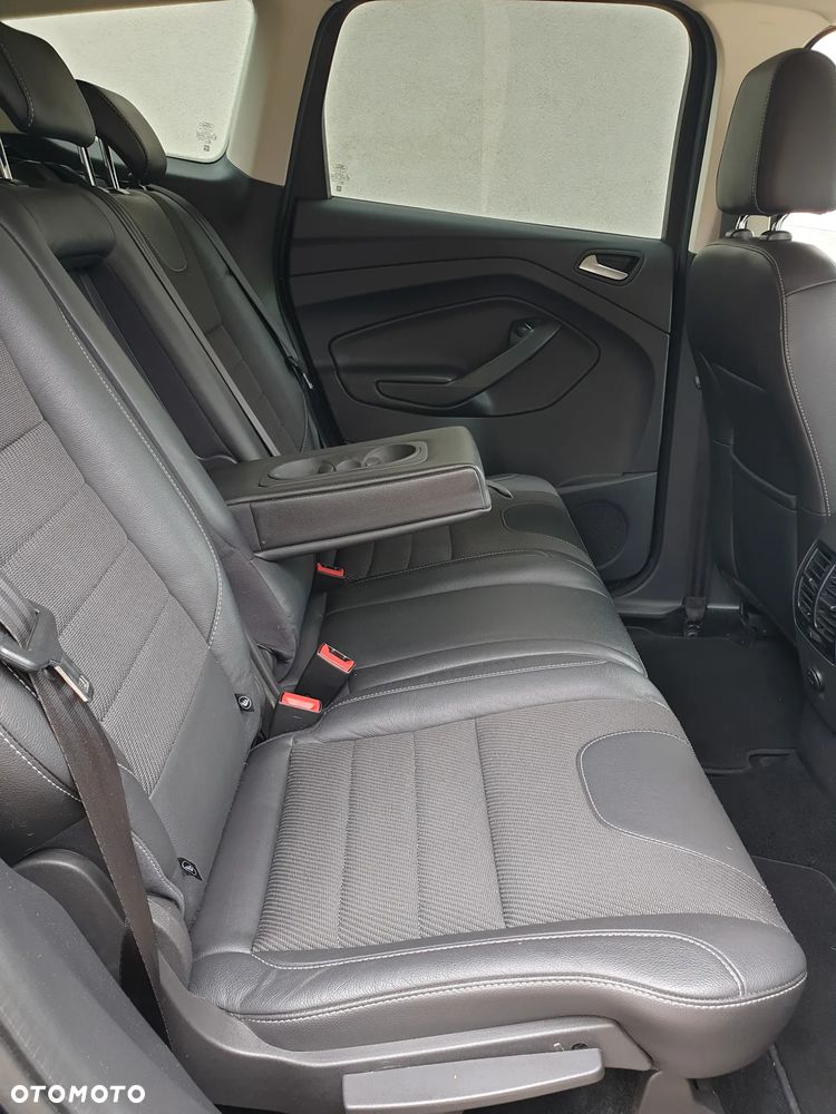 Ford Kuga 2.0 TDCi 4x4 Titanium - 37