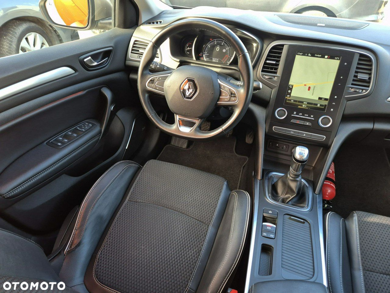 Renault Megane Grandtour ENERGY TCe 130 BOSE EDITION - 26