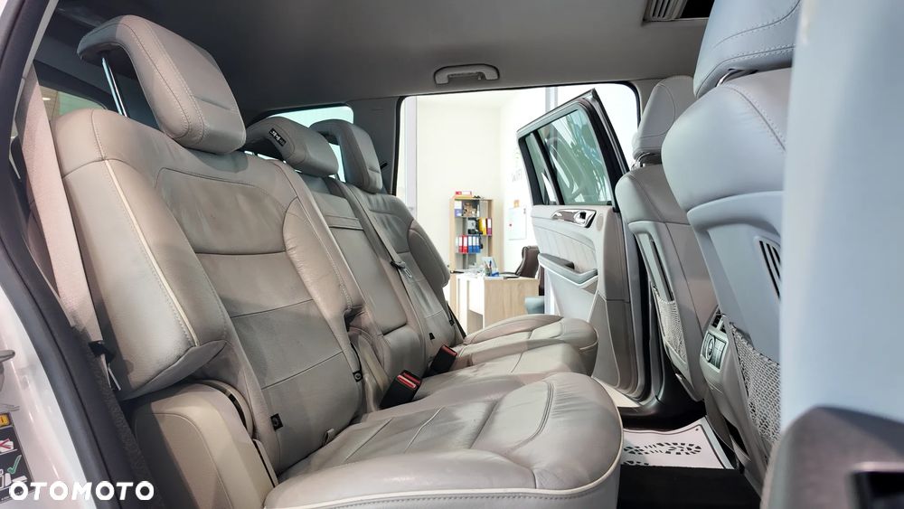 Mercedes-Benz GL - 33