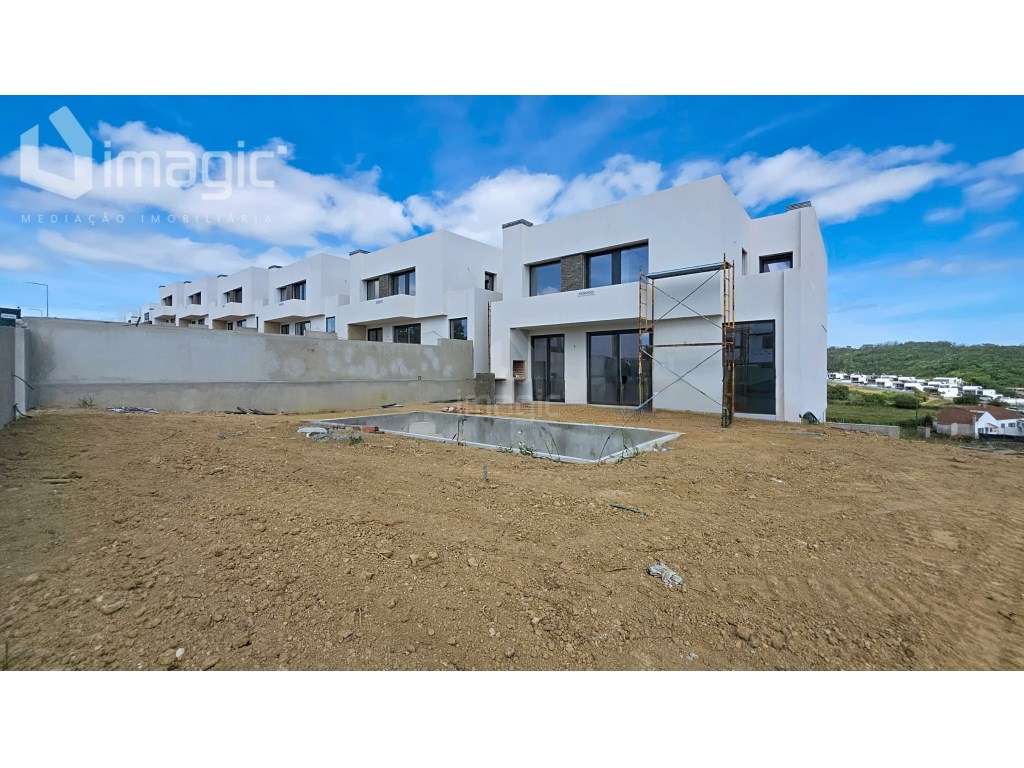 Moradia T4 nova com piscina e de Design moderno, em Mafra. - Grande imagem: 2/28