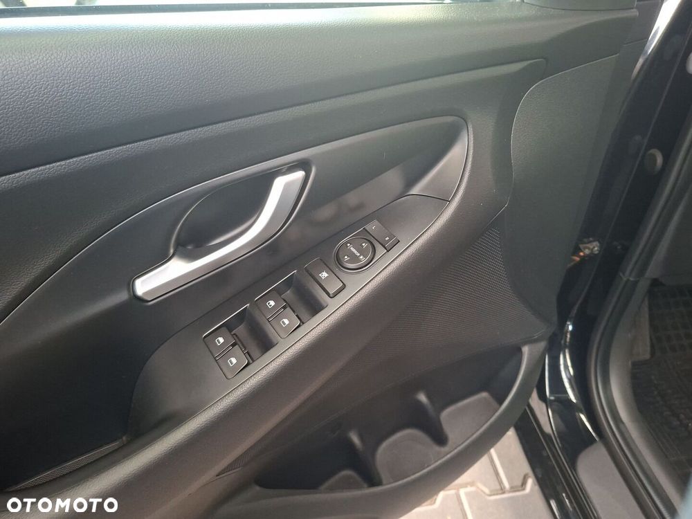 Hyundai i30 1.5 DPI Classic + - 18