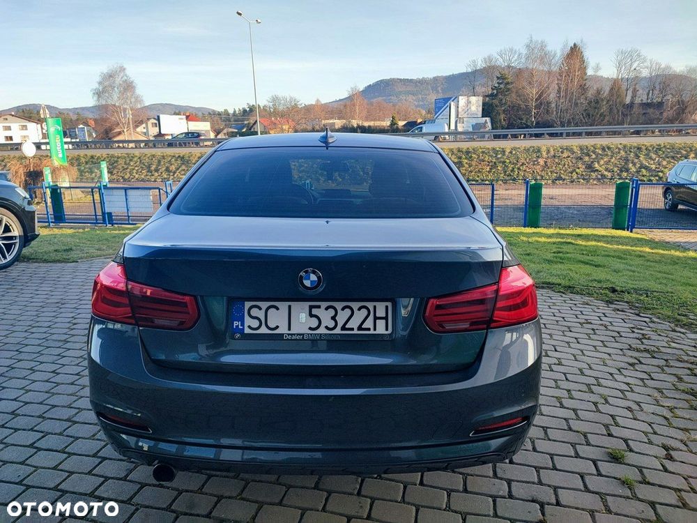 BMW Seria 3 318i - 5