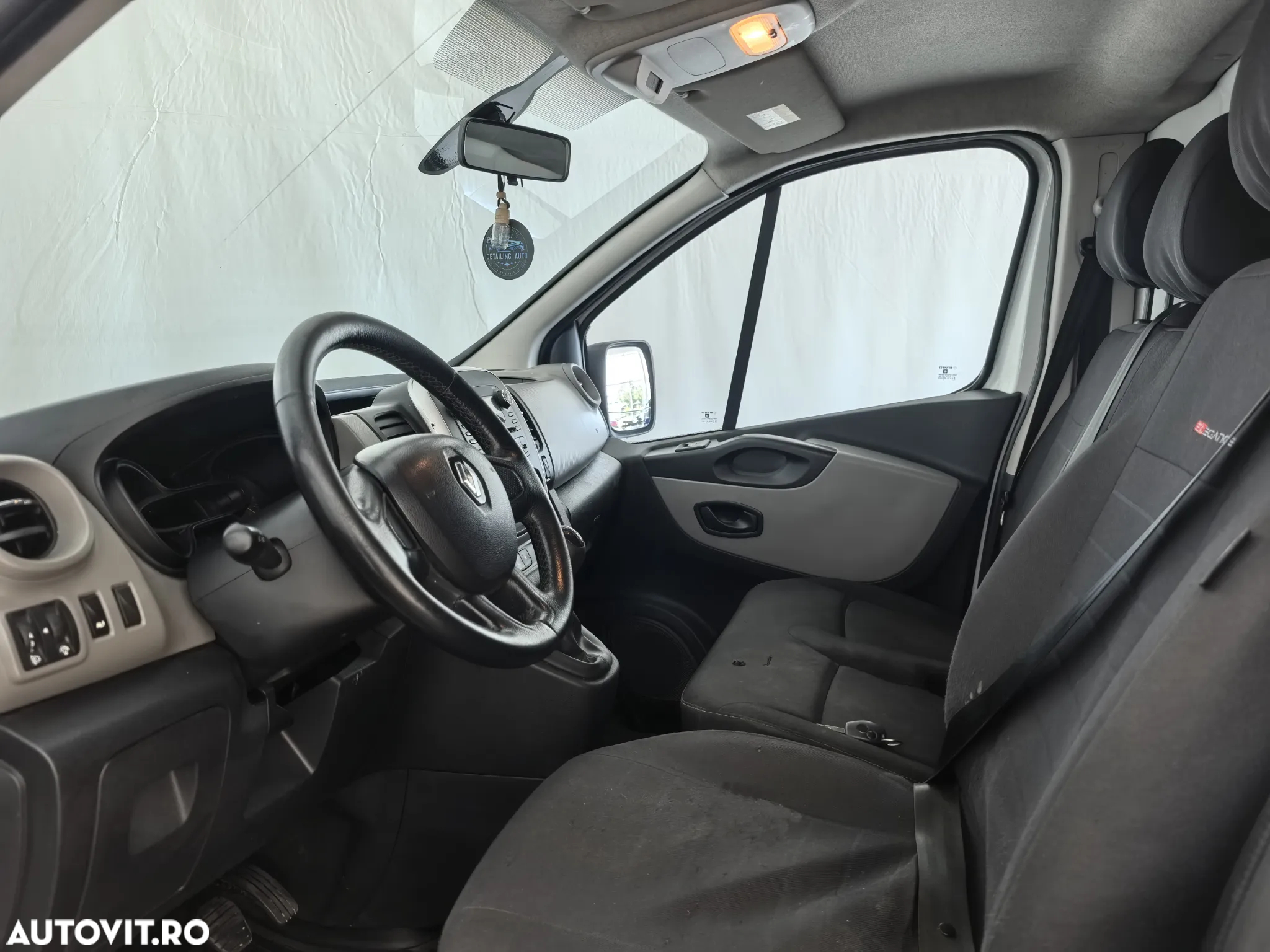 Renault Trafic - 10