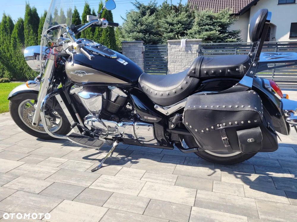 Suzuki Intruder - 16