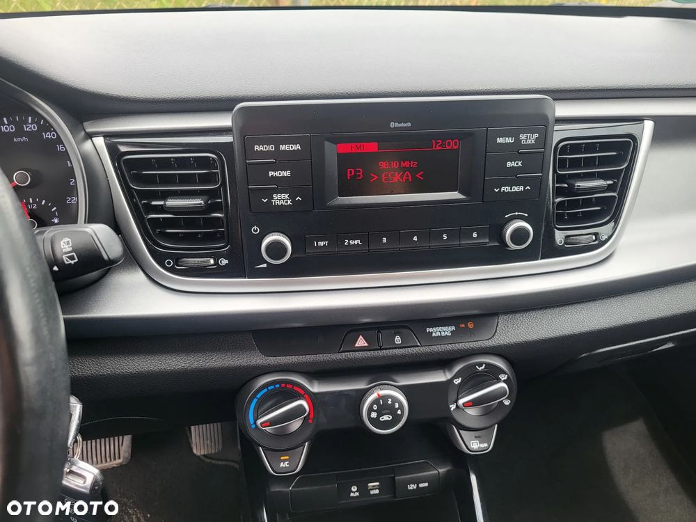 Kia Rio - 15