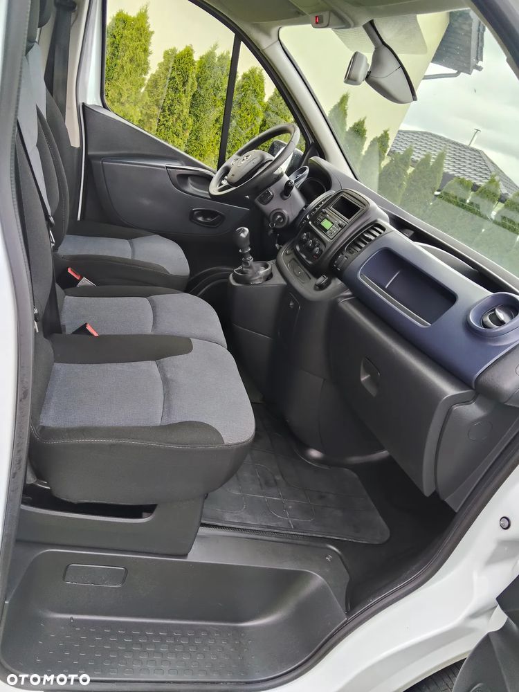 Opel Vivaro - 11