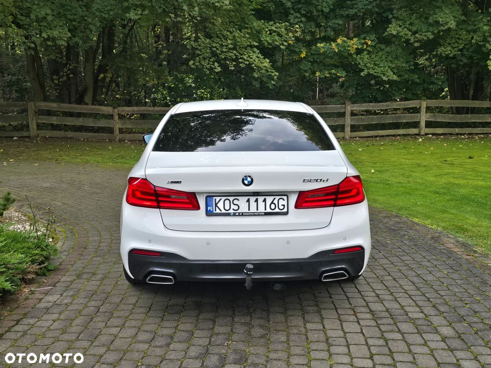 BMW Seria 5 520d xDrive - 15