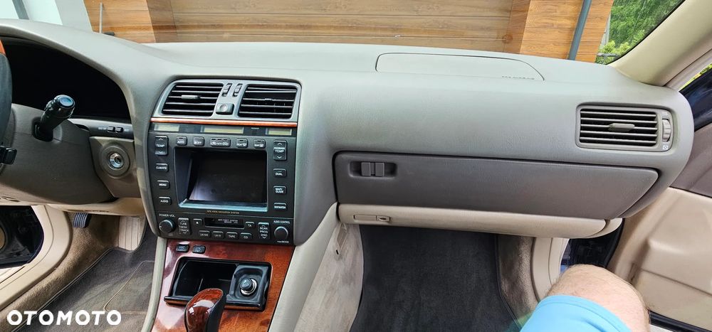 Lexus LS - 29