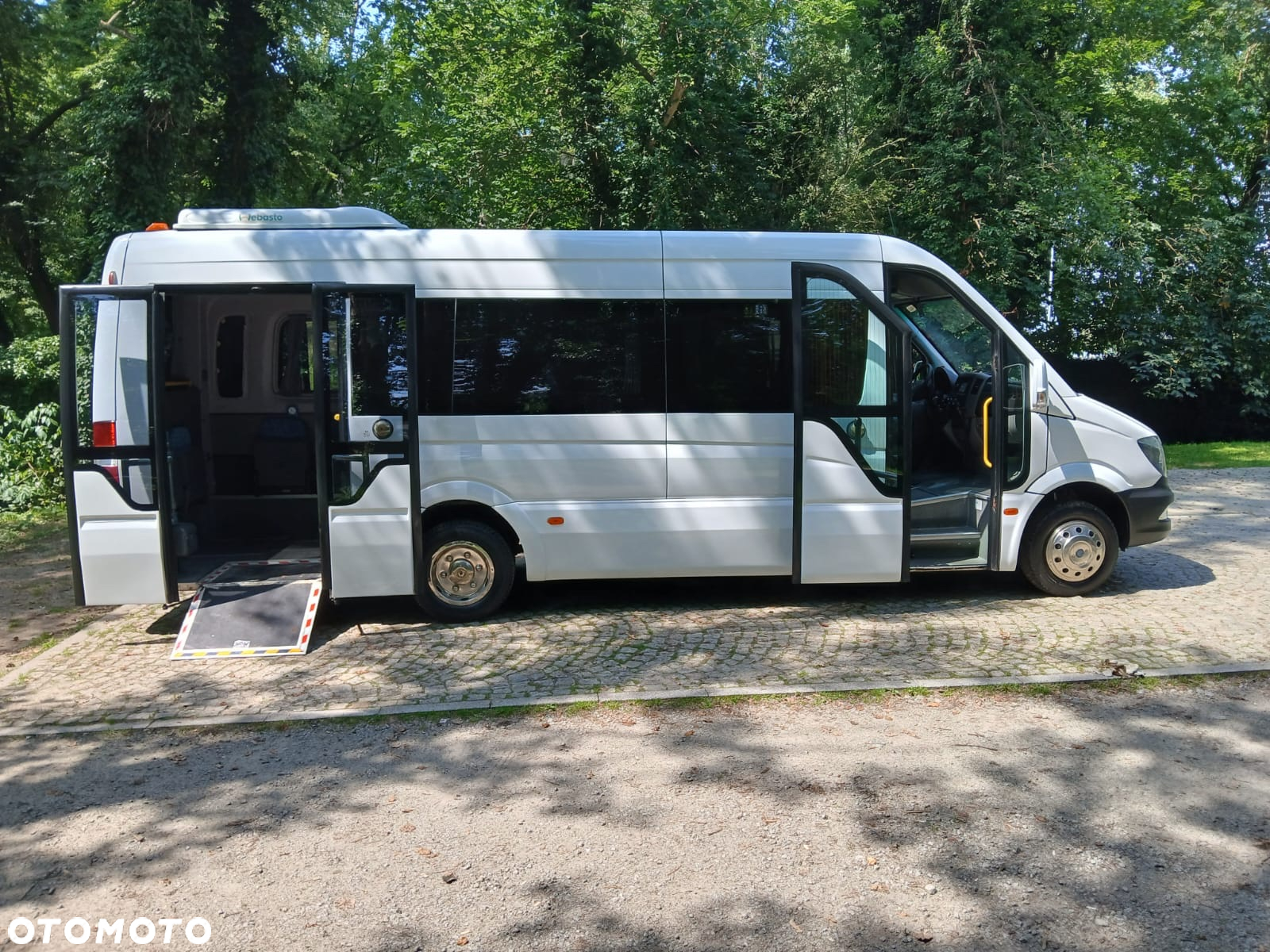 Mercedes-Benz 519 - 6