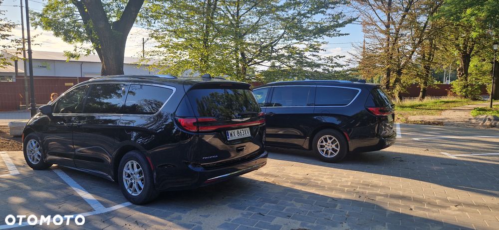 Chrysler Pacifica - 27