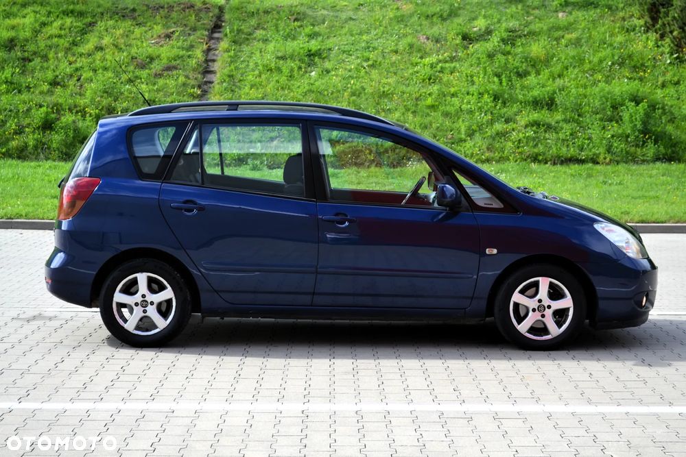 Toyota Corolla Verso 2.0 D-4D Sol - 27