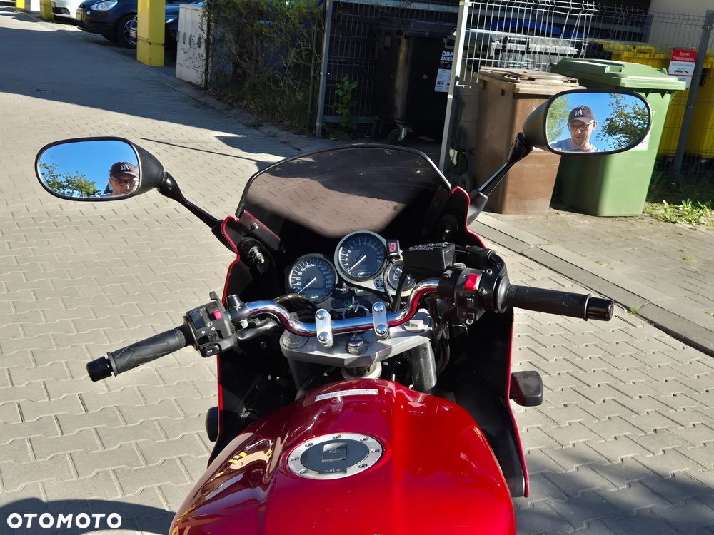 Yamaha FZS - 4