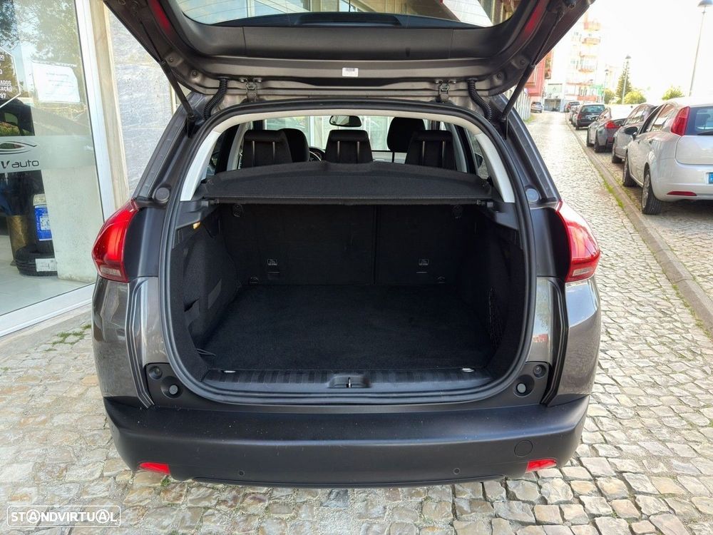 Peugeot 2008 1.2 PureTech Style - 8