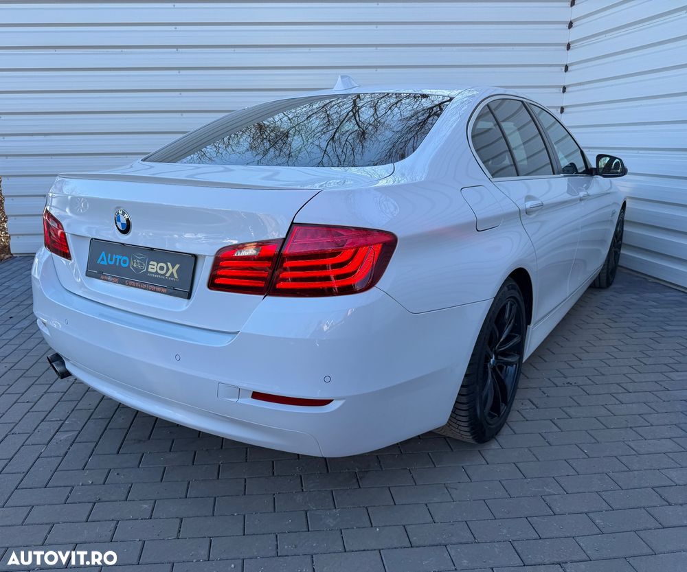 BMW Seria 5 520i Aut. - 2