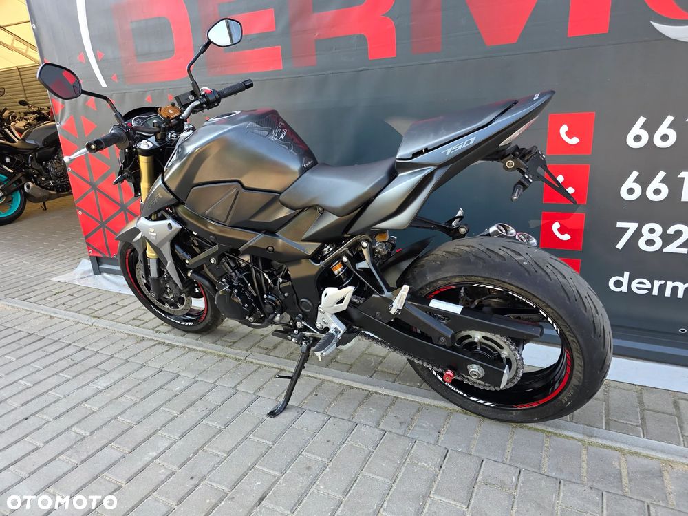 Suzuki GSR - 6