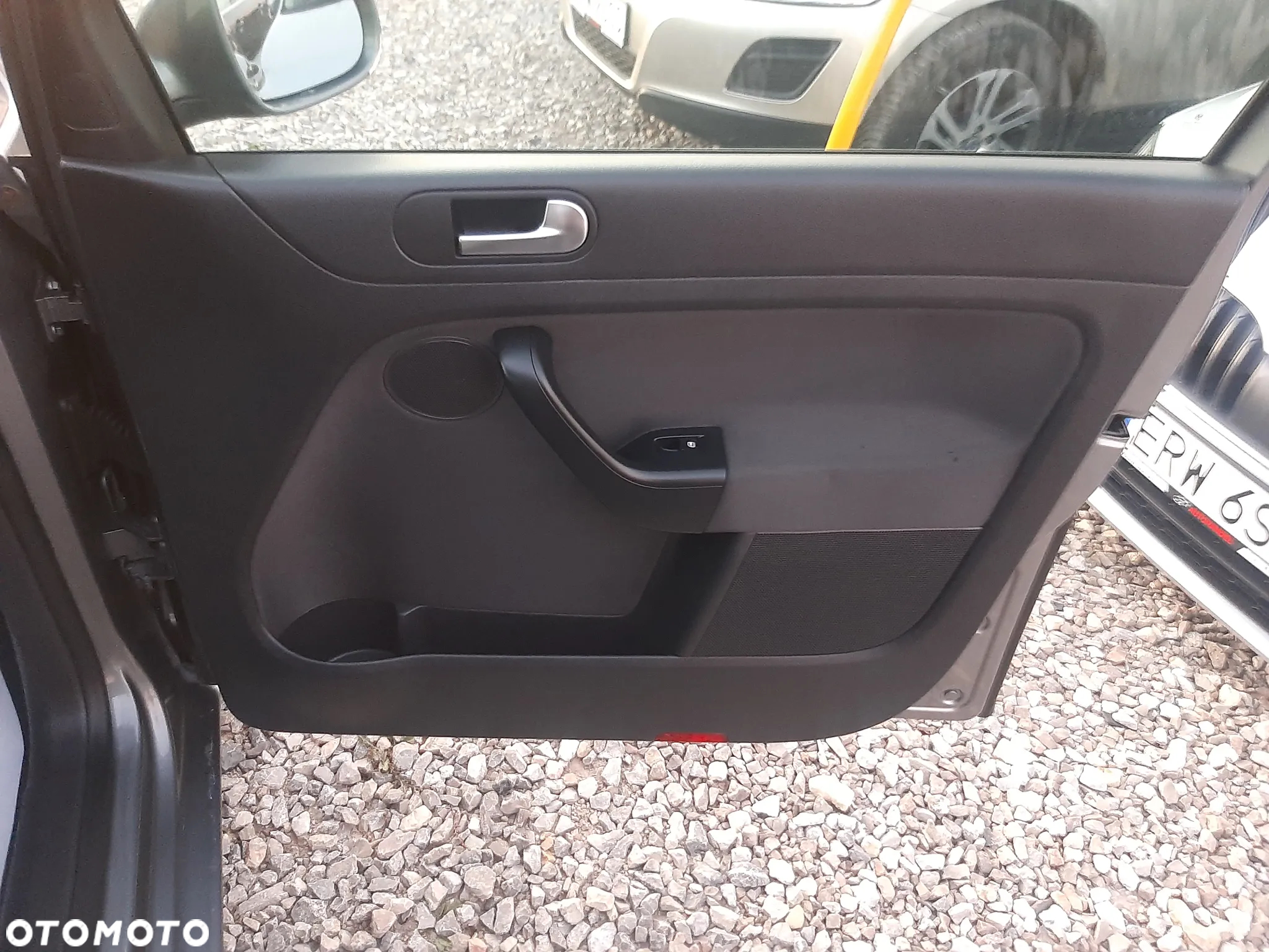 Volkswagen Golf Plus 1.6 TDI BlueMot Comfortline - 20