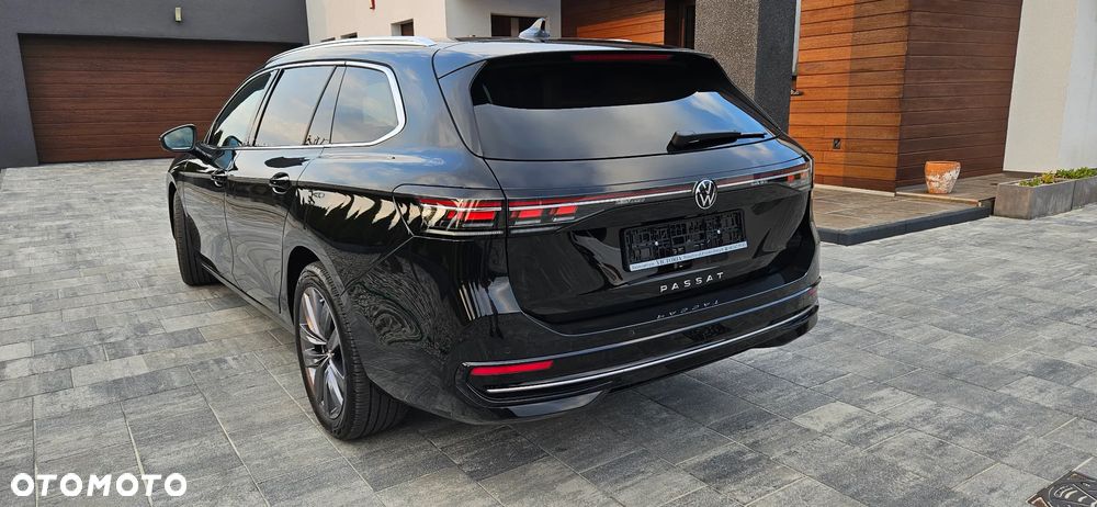 Volkswagen Passat 2.0 TDI SCR DSG Elegance - 3