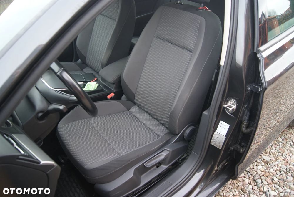 Volkswagen Passat 1.5 TSI EVO Elegance DSG - 9