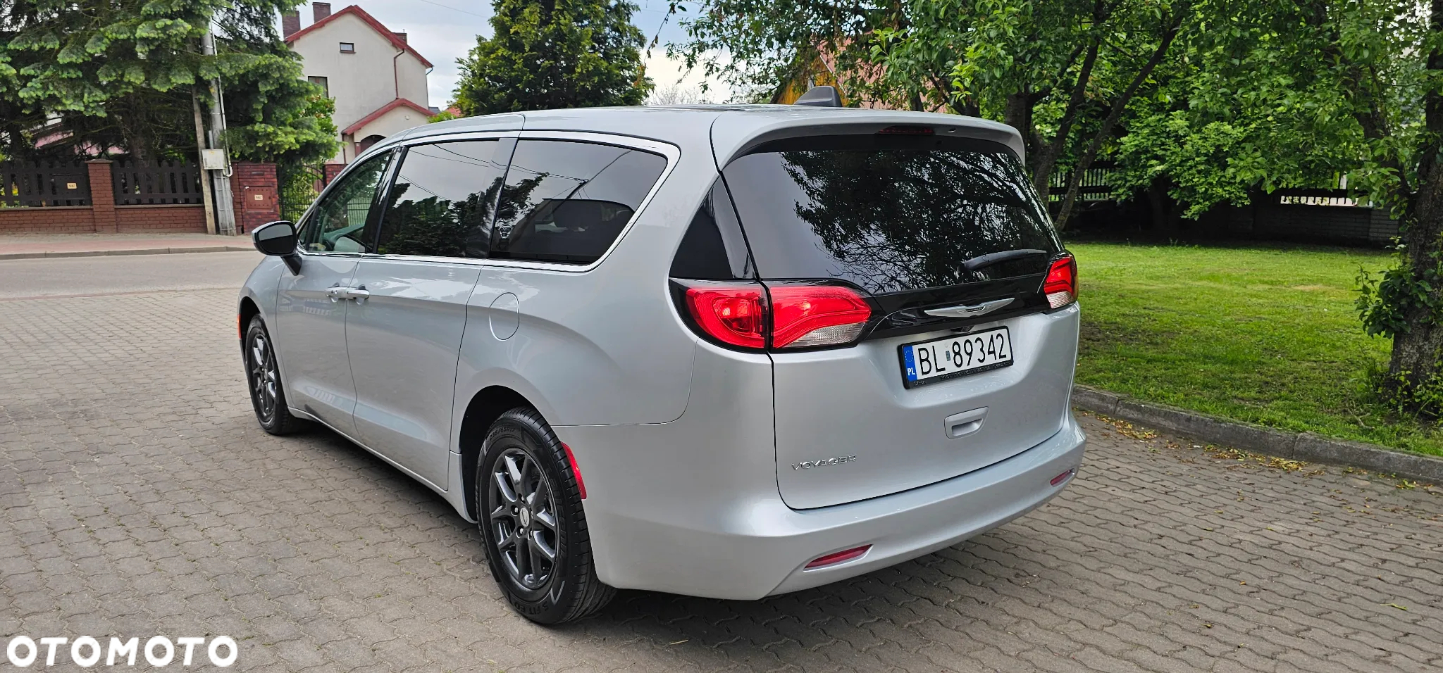 Chrysler Pacifica - 36