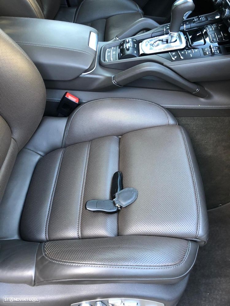 Porsche Cayenne - 3