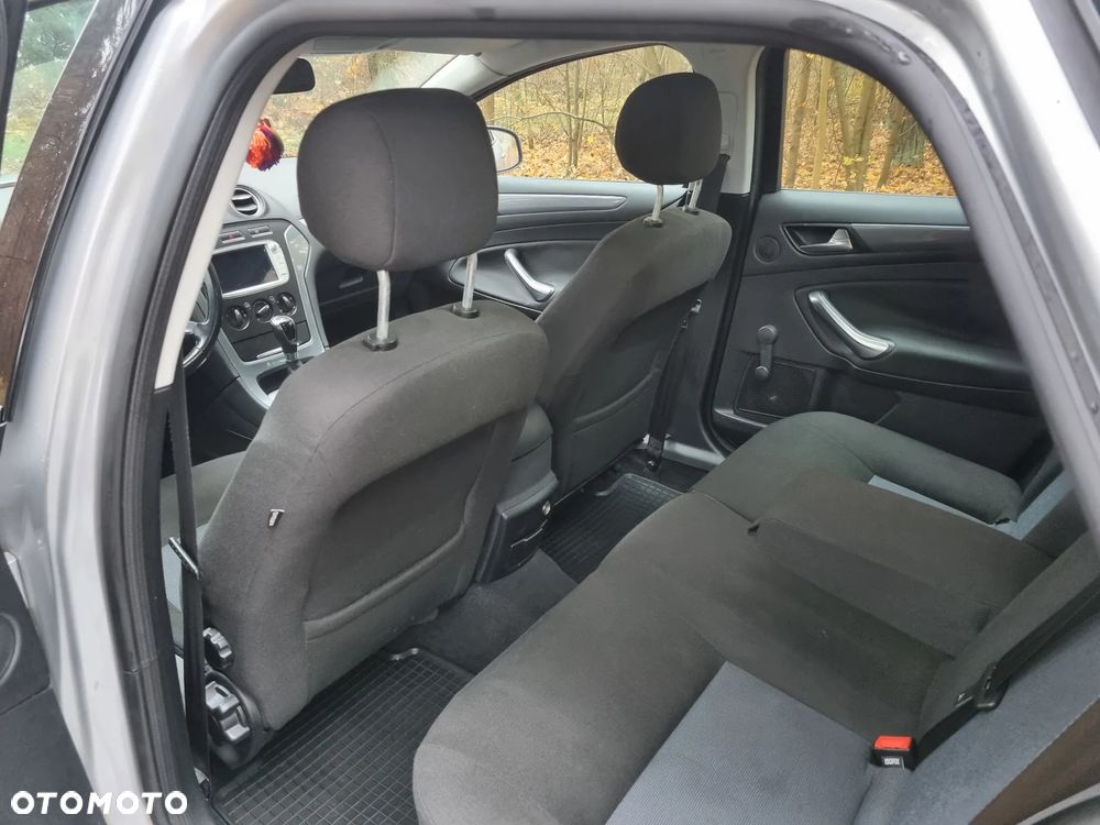 Ford Mondeo 2.0 TDCi Ambiente - 12