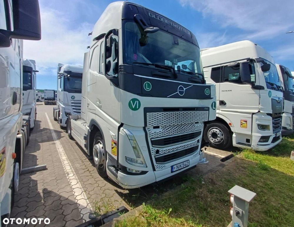 Volvo FH 500 Globetrotter XL Retarder i-ParkCool Adaptive Cruise Control Side Skirts - 2